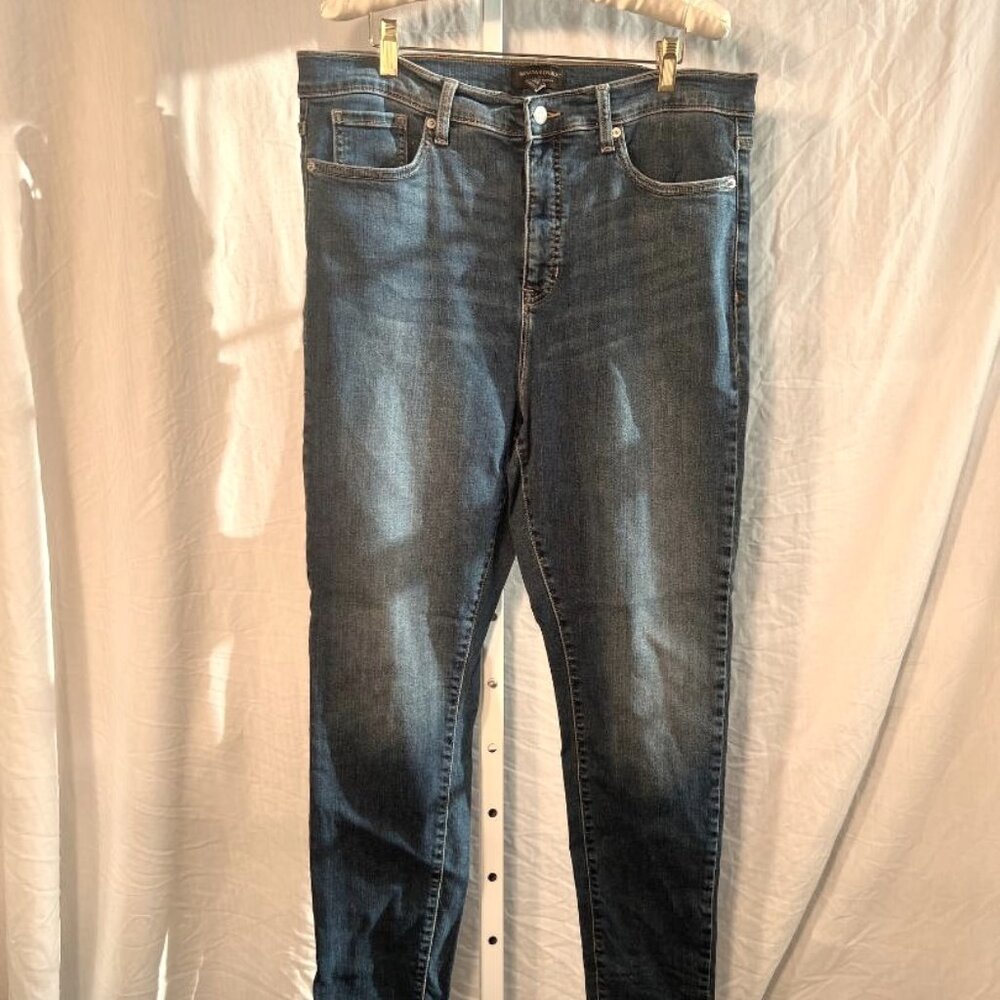 Banana Republic High Rise Skinny Jeans in Medium Wash - Size 33/16T